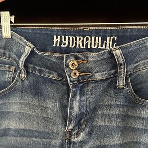 Hydraulic Nolita mid rise Women's capri stretchy jeans size 10